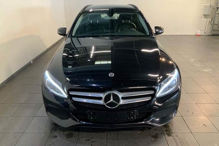 Sort Mercedes C220 d fra 2018