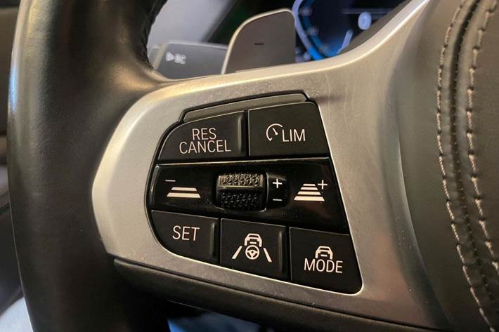 Blå BMW X5 fra 2021