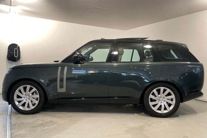 Grøn Land Rover Range Rover fra 2023