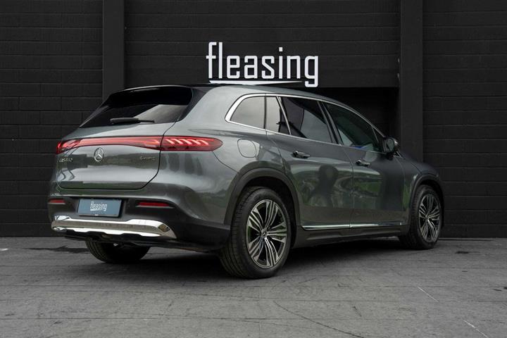 Grå Mercedes EQS450+ SUV fra 2023