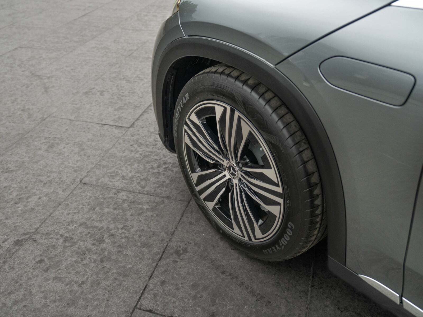 Mercedes EQS450+ SUV Electric Art 7prs