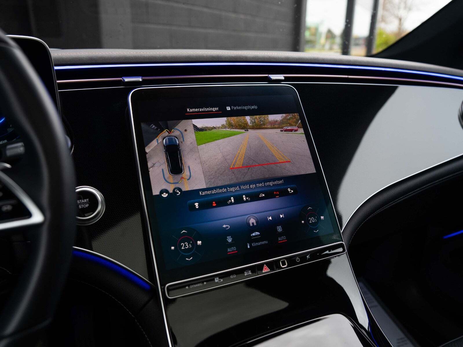 Grå Mercedes EQS450+ SUV fra 2023