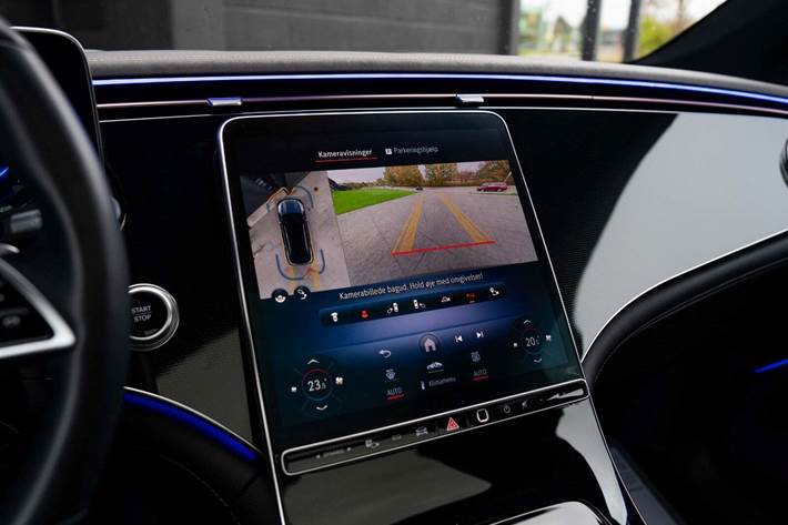 Grå Mercedes EQS450+ SUV fra 2023