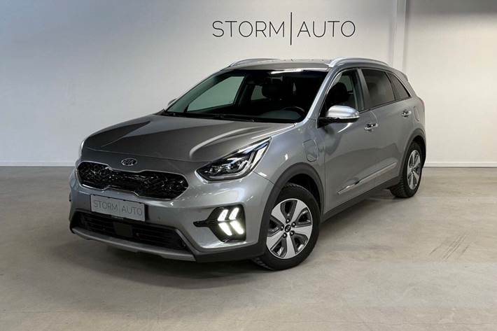 Sølv Kia Niro fra 2021 set udefra