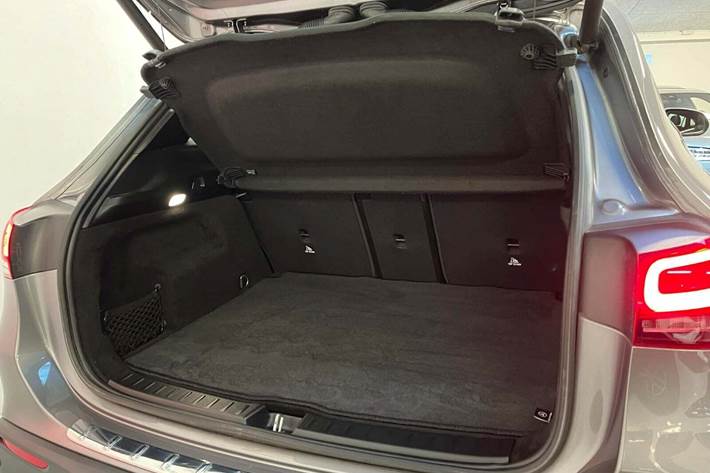 Grå Mercedes EQA250 fra 2022