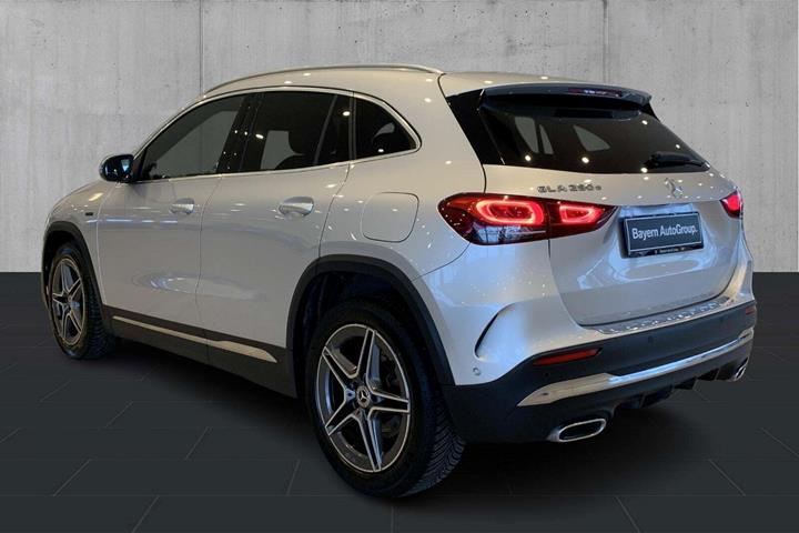 Sølv Mercedes GLA250 e fra 2020