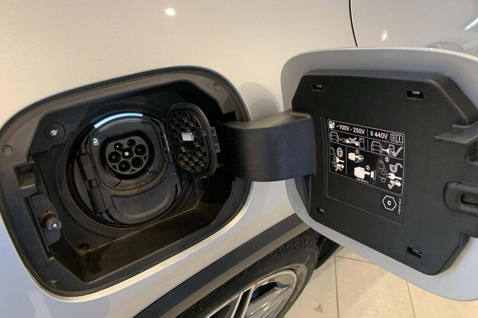 Sølv Mercedes GLA250 e fra 2020
