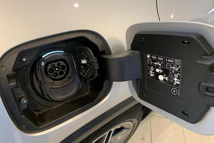 Sølv Mercedes GLA250 e fra 2020