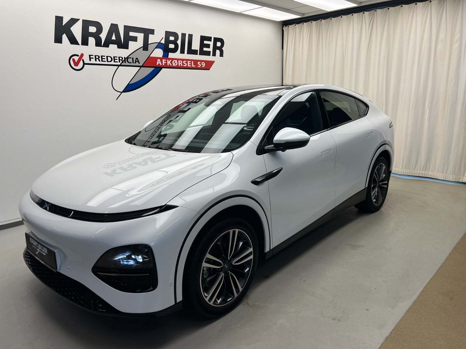 Sort Xpeng G6 fra 2024