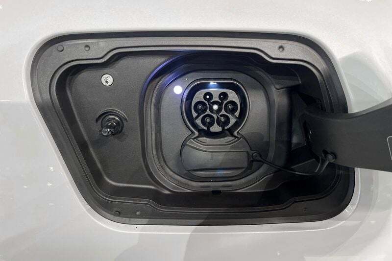 Hvid BMW i5 fra 2024