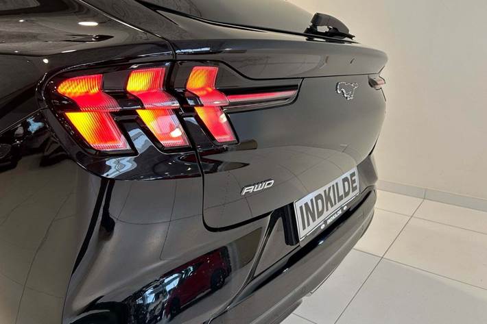 Sort Ford Mustang Mach-E fra 2023