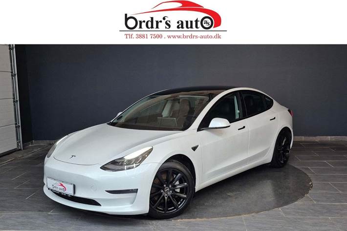 Hvid Tesla Model 3 fra 2020 set udefra