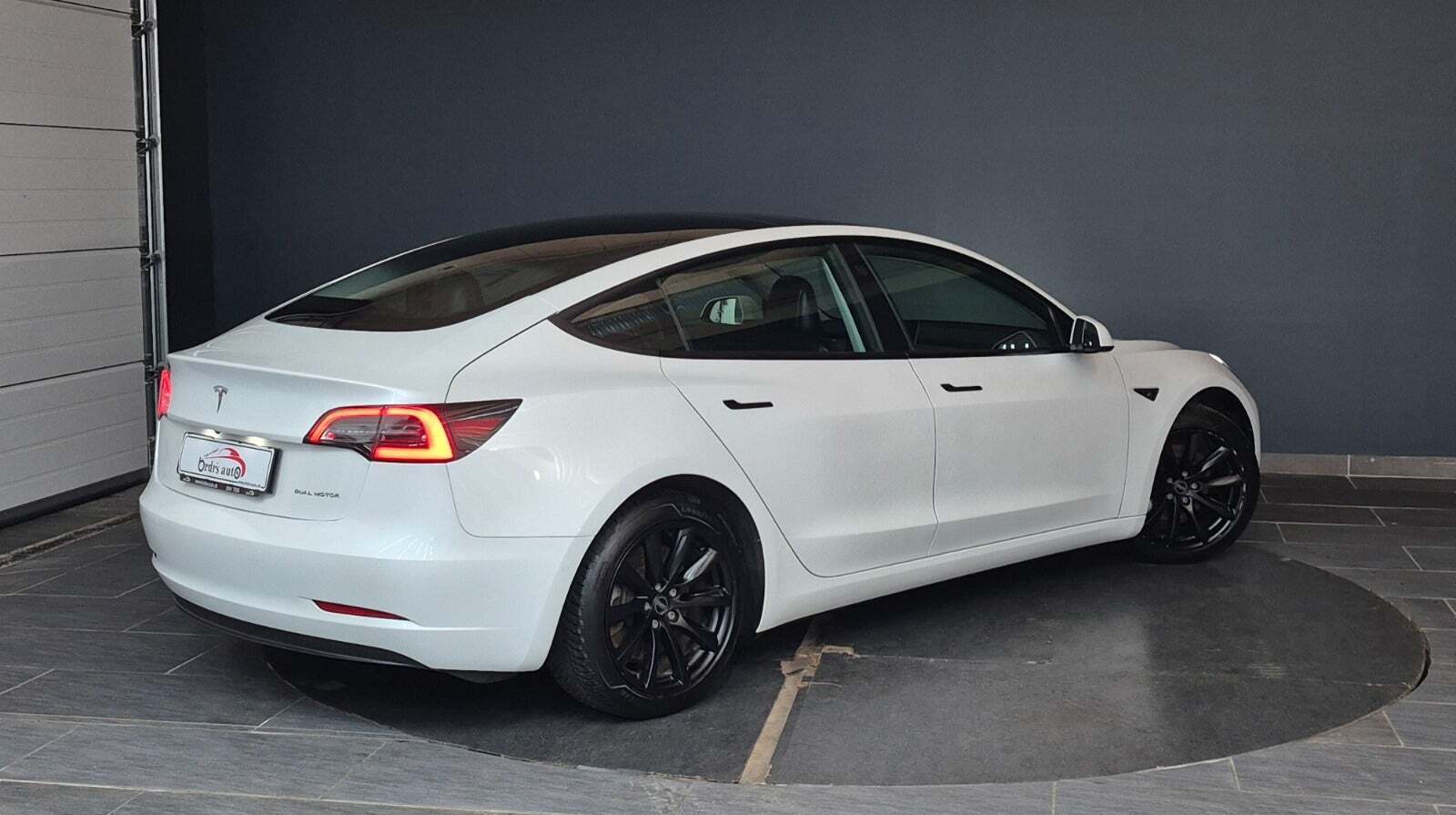 Tesla Model 3 Long Range AWD