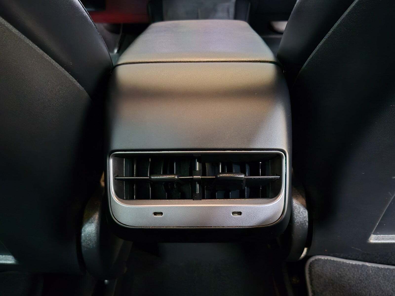 Hvid Tesla Model 3 fra 2020