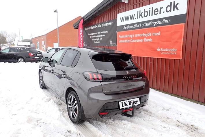 Grå Peugeot 208 fra 2020