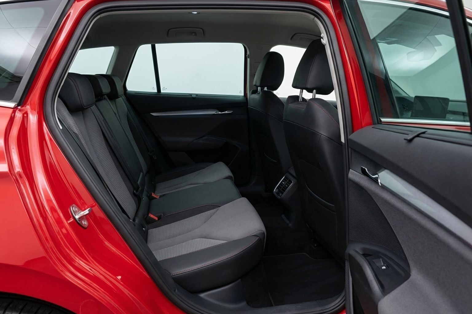 Rød Skoda Enyaq fra 2022