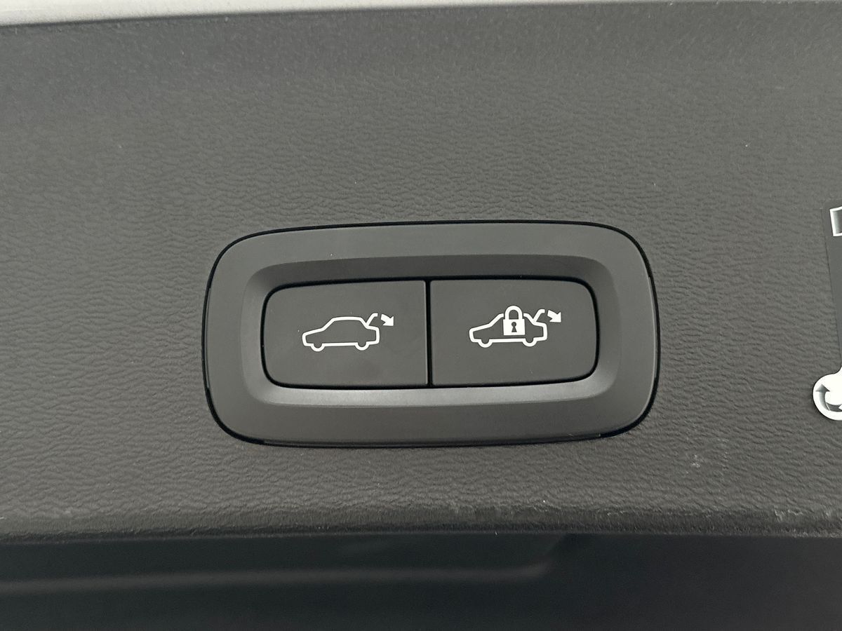 Hvid Volvo XC40 fra 2021