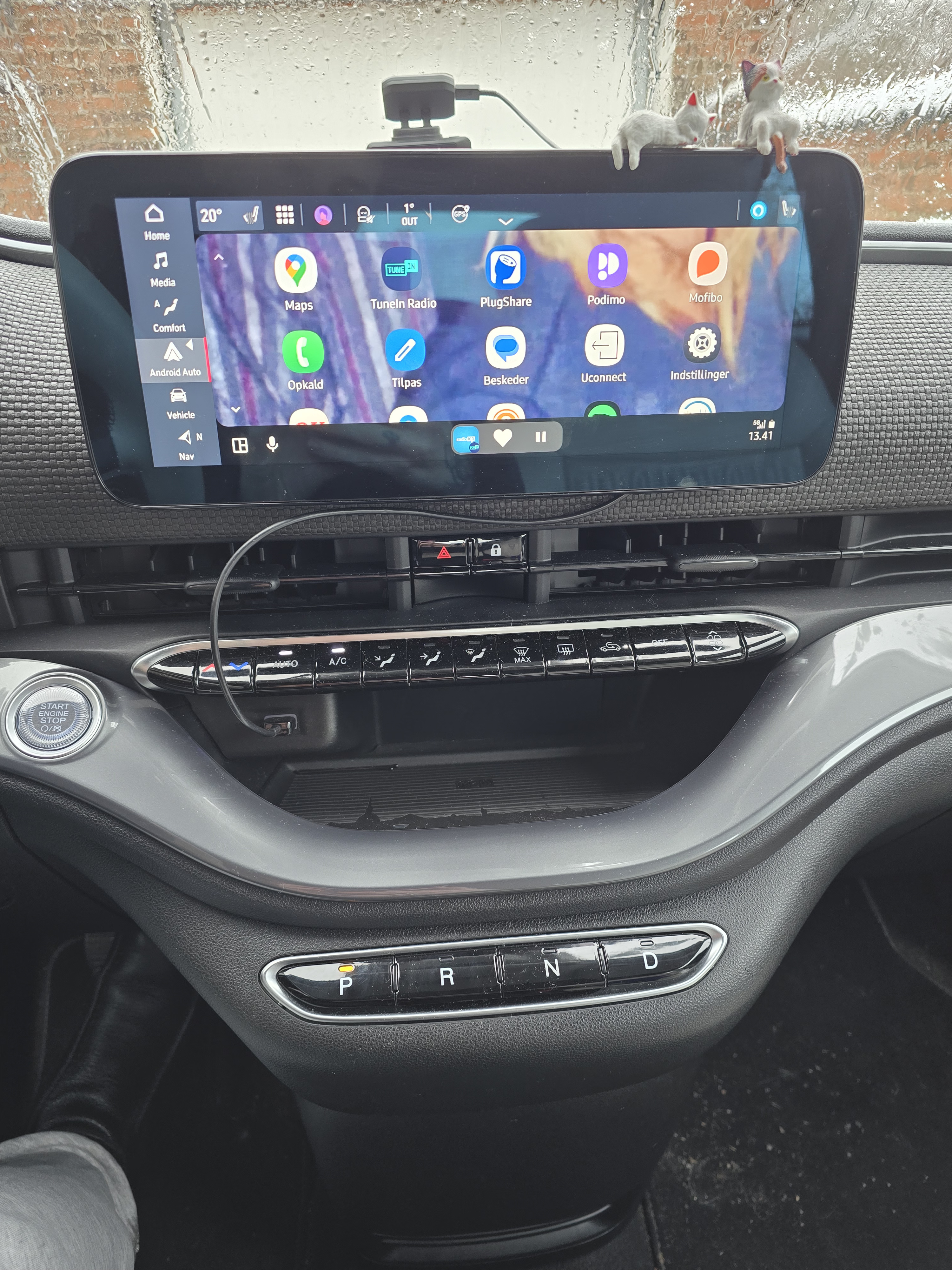 Grå Fiat 500e fra 2020