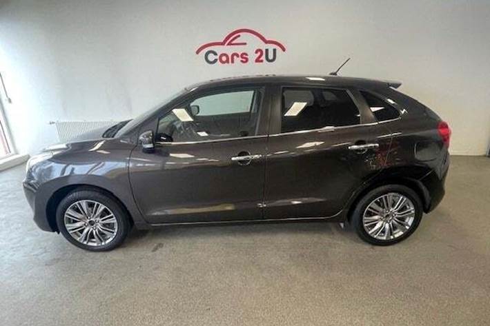 Grå Suzuki Baleno fra 2019