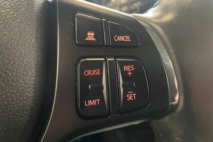 Grå Suzuki Baleno fra 2019