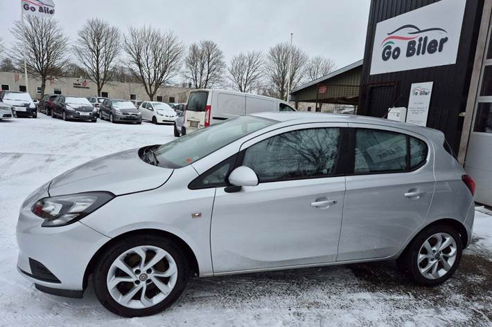 Grøn Opel Corsa fra 2015