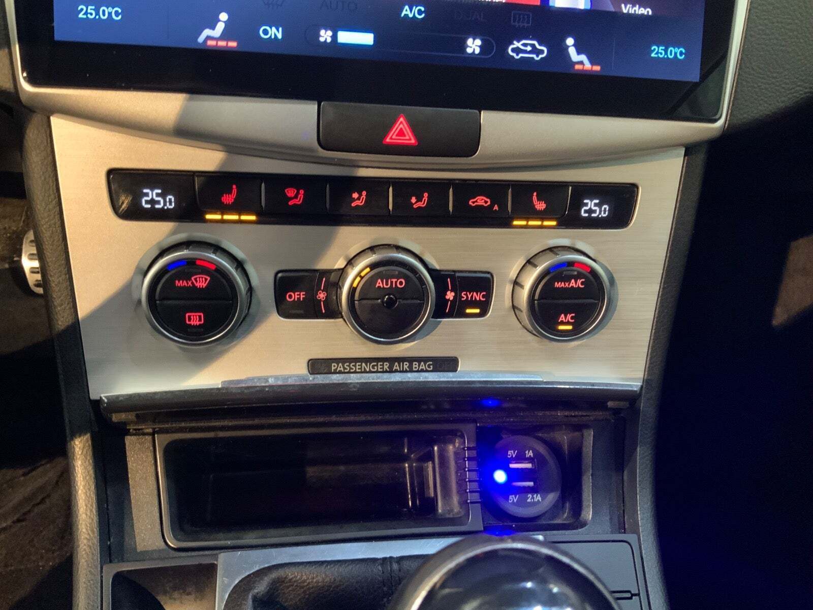 Sort VW Passat fra 2014