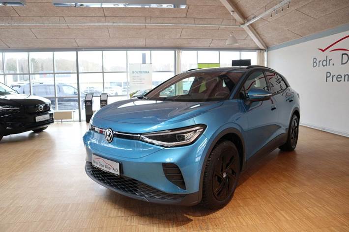 Blå VW ID.4 fra 2025 set udefra