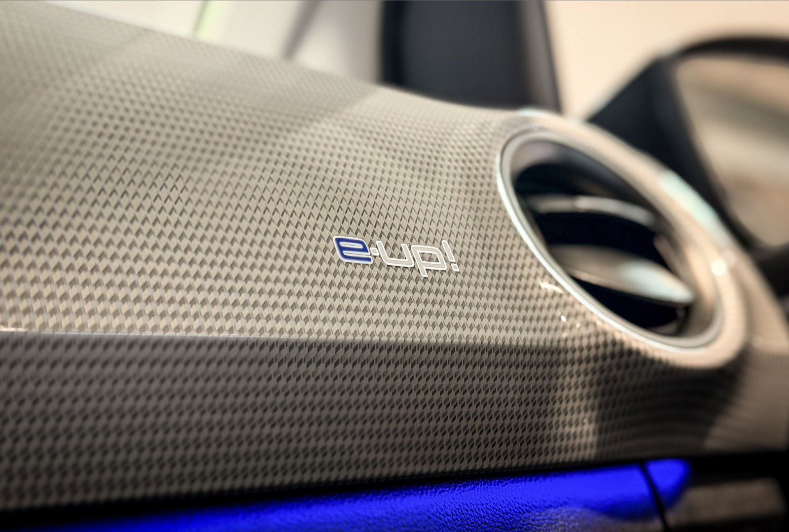 Sølv VW E-UP! fra 2021