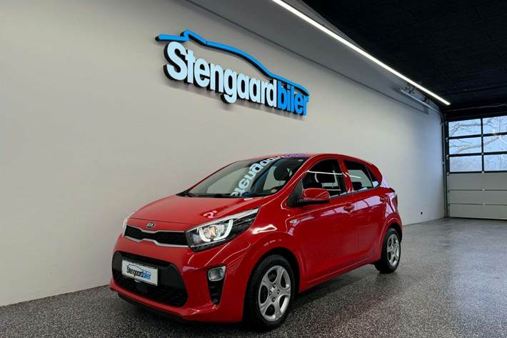 Rød Kia Picanto fra 2017 set udefra