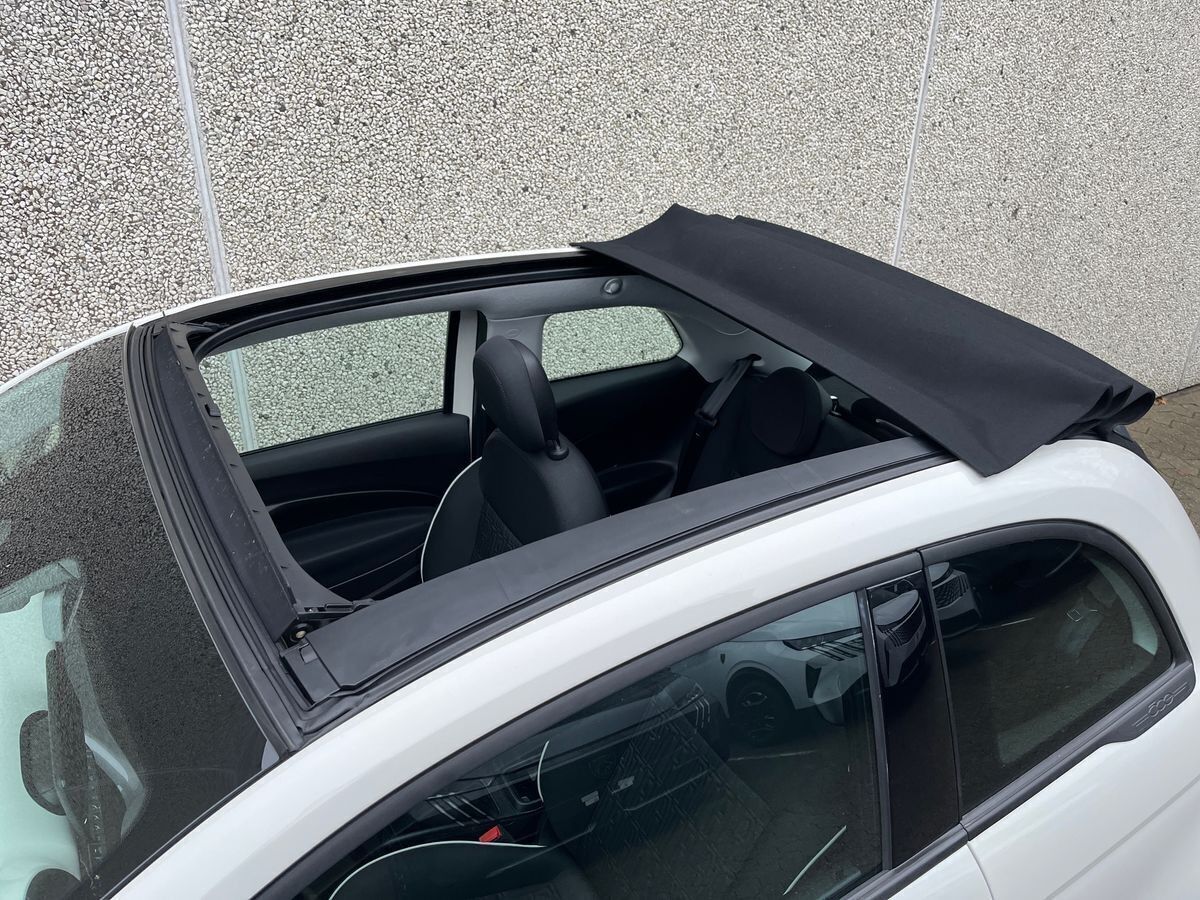 Hvid Fiat 500e fra 2023