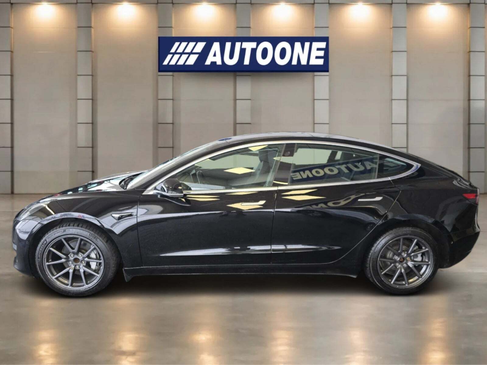 Tesla Model 3 Standard Range+ RWD