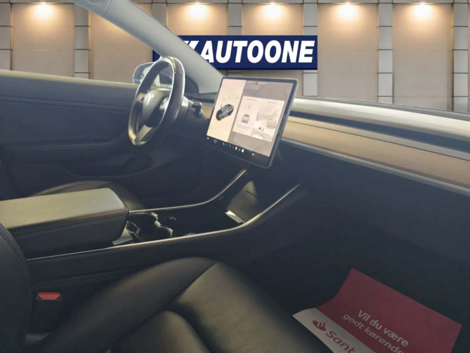 Sort Tesla Model 3 fra 2019