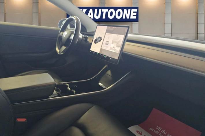 Sort Tesla Model 3 fra 2019
