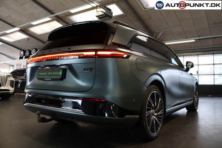 Grøn Xpeng G9 fra 2023