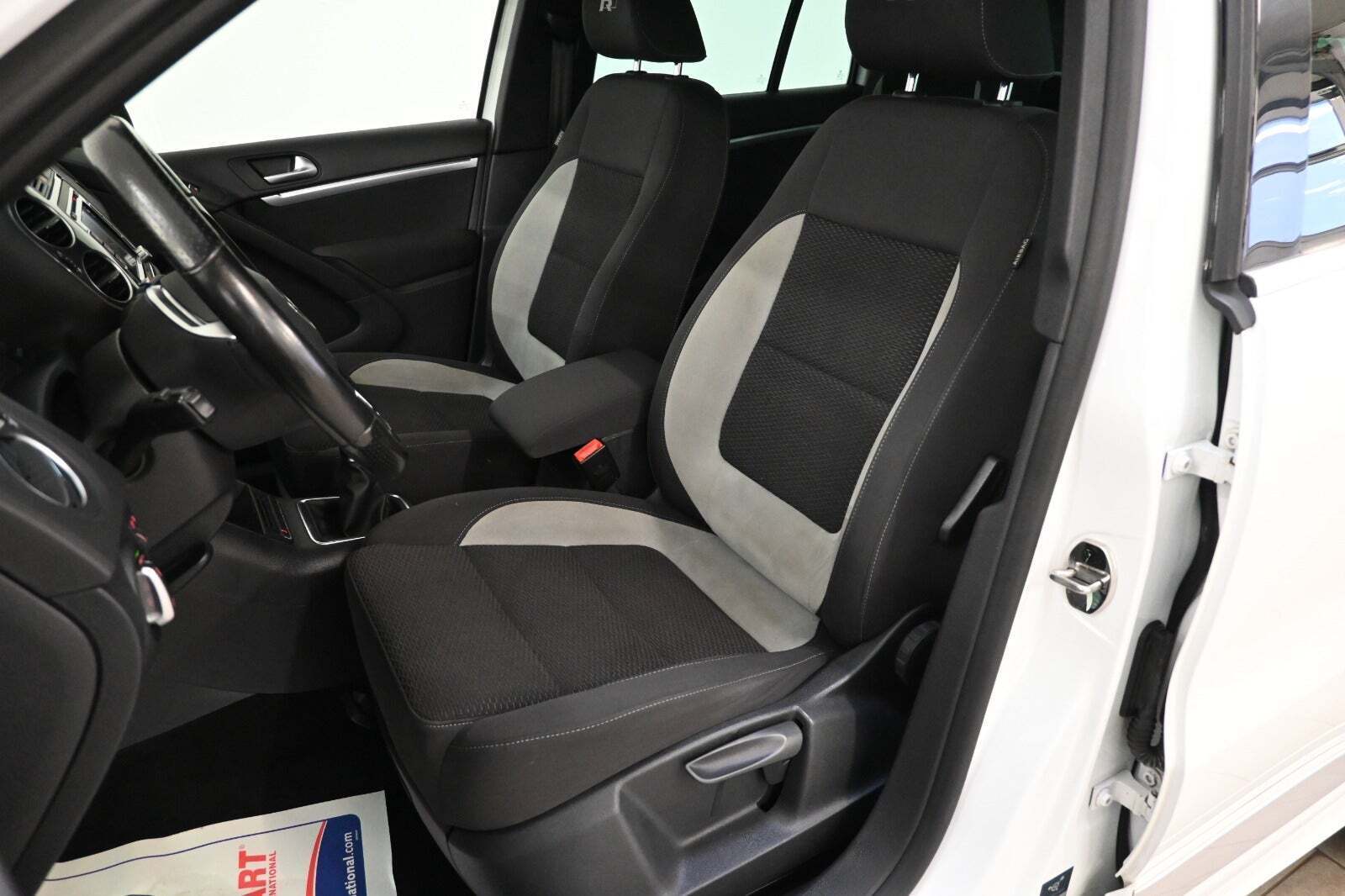 Hvid VW Tiguan fra 2014