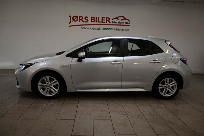 Sølv Toyota Corolla fra 2019