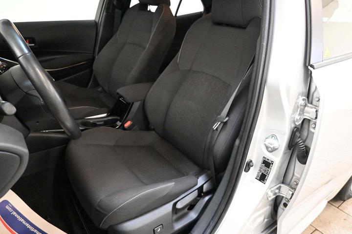 Sølv Toyota Corolla fra 2019