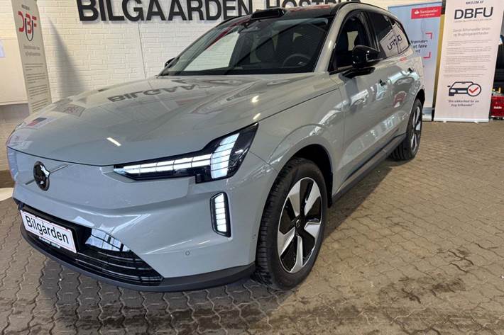 Grå Volvo EX90 fra 2025 set udefra