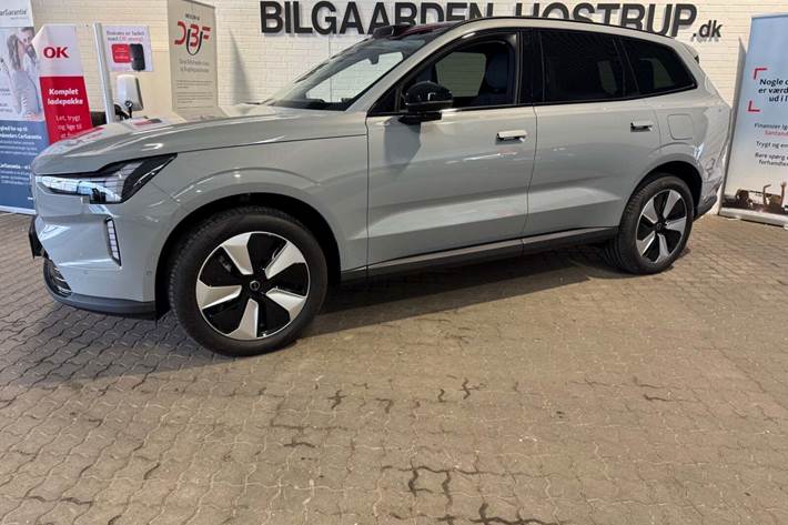 Grå Volvo EX90 fra 2025