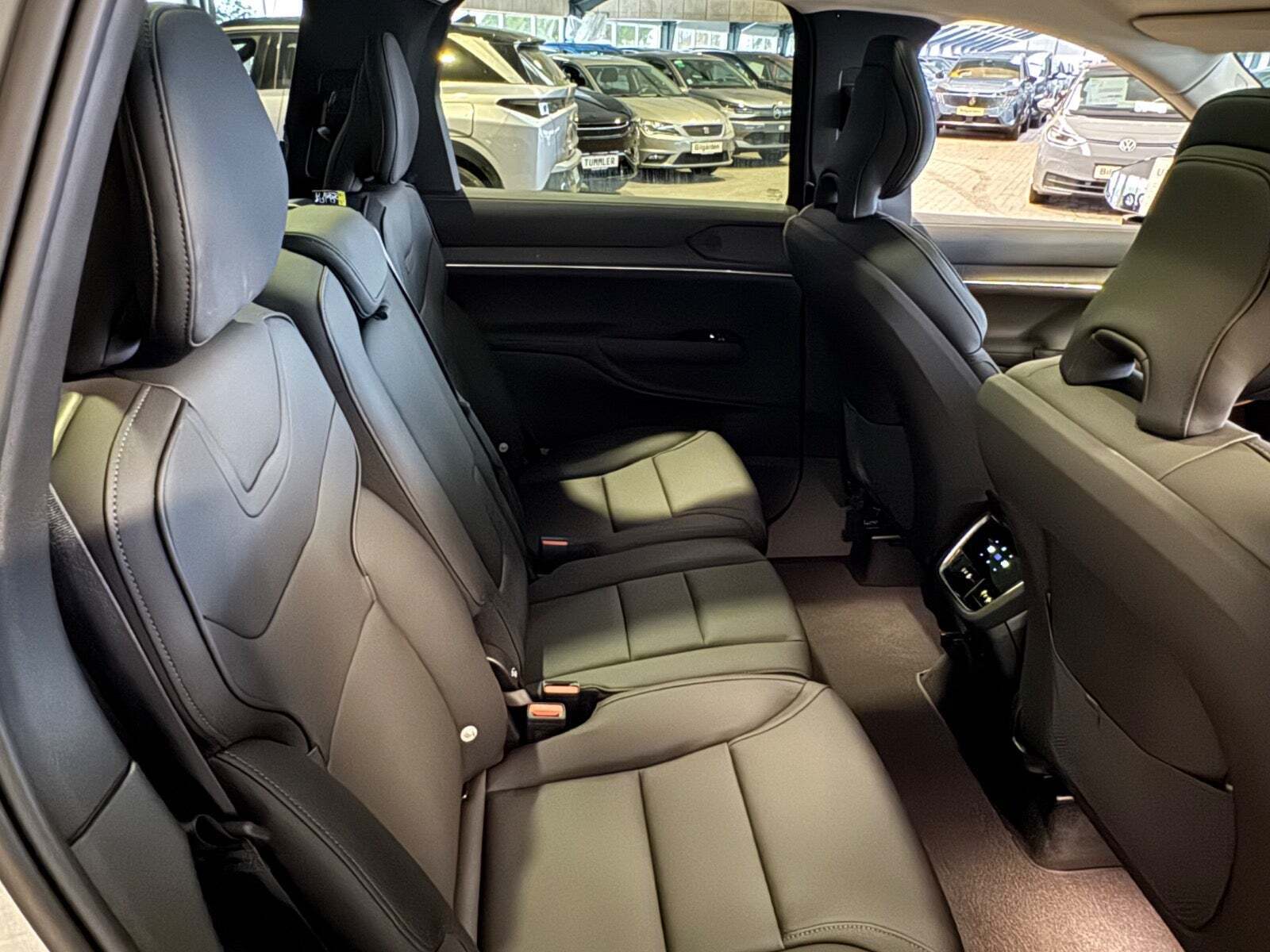 Grå Volvo EX90 fra 2025