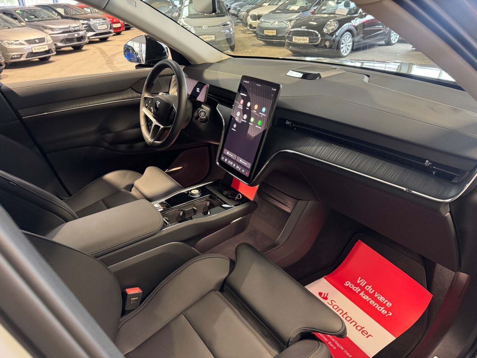 Grå Volvo EX90 fra 2025