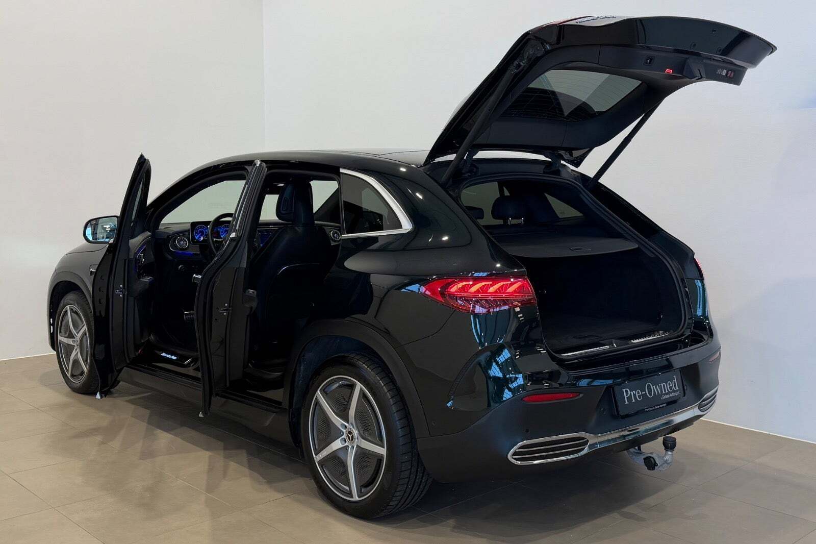 Grøn Mercedes EQE350 SUV fra 2024