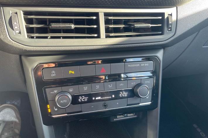 Grå VW T-Cross fra 2020