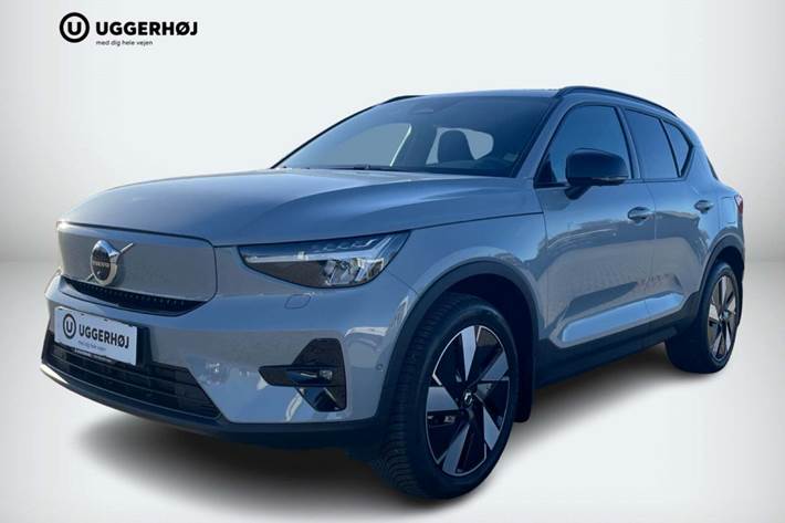 Grå Volvo EX40 fra 2025 set udefra