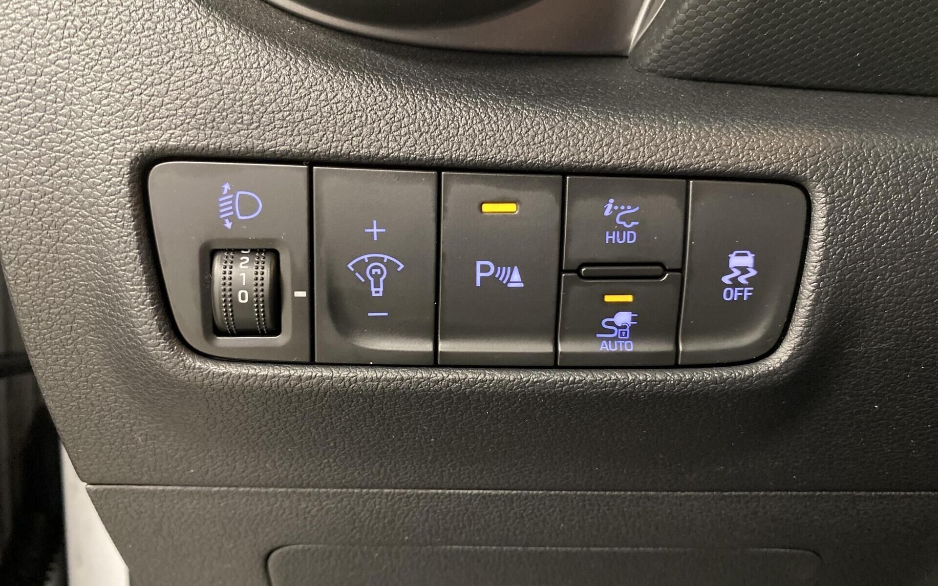 Hvid Hyundai Kona fra 2021