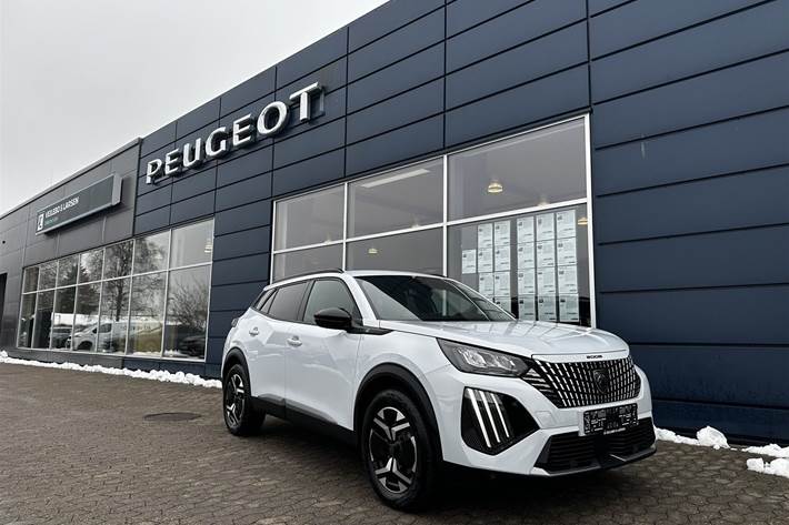 Hvid Peugeot e-2008 fra 2025 set udefra