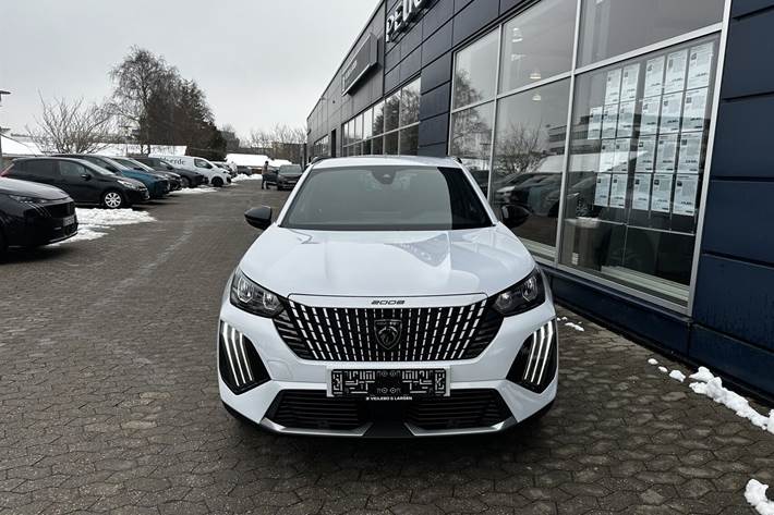Hvid Peugeot e-2008 fra 2025