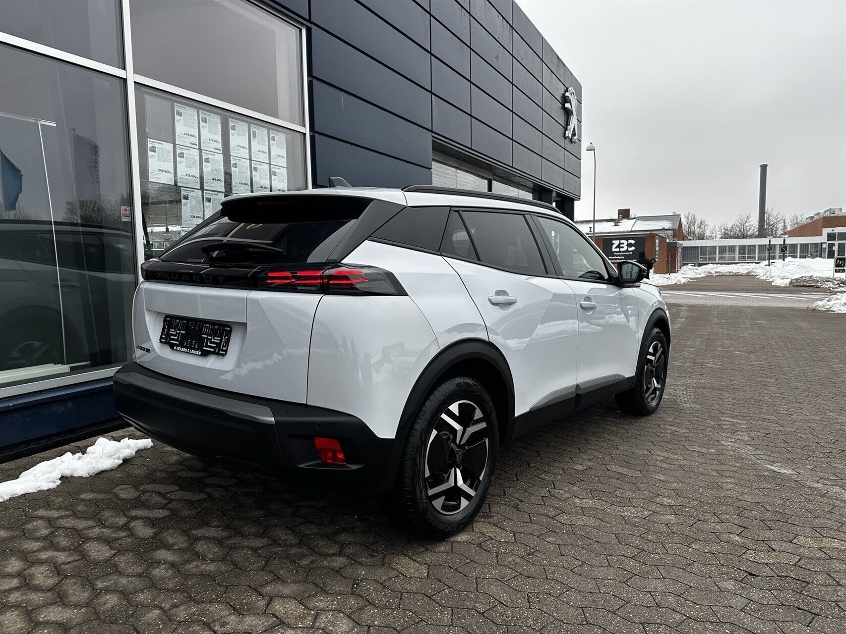 Peugeot e-2008 EL Allure 156HK 5d Aut.