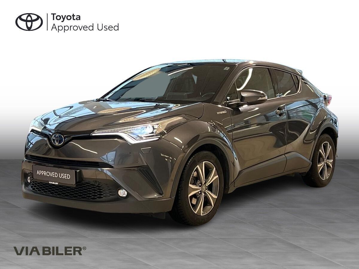 Grå Toyota C-HR fra 2018 set udefra