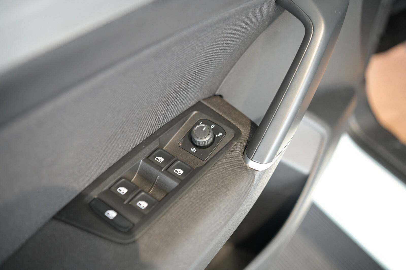 Hvid VW Touran fra 2022